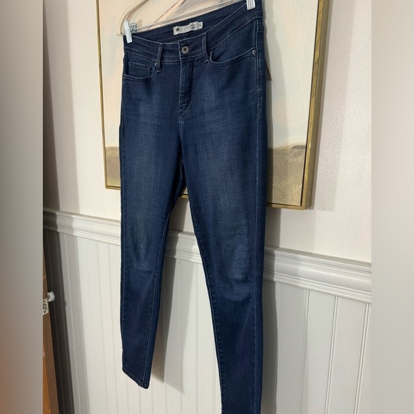 LEVIS Women’s 512 Perfectly Slimming Legging Jeans Size 8p - Picture 3 of 11